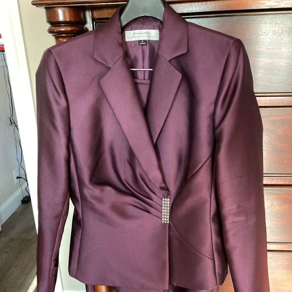 Tahari Suit. Coat and skirt